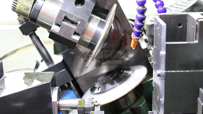 数控机床精度衰减：原因、影响及维修策略